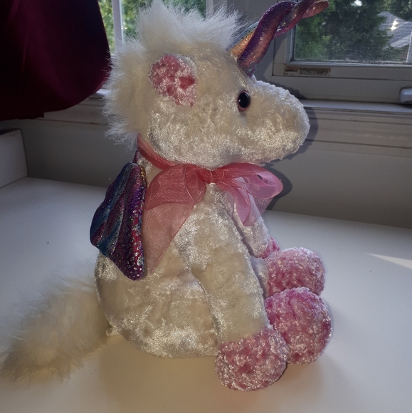 Rainbow Pegasus - Picture 2 of 5